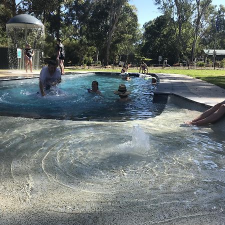 Eildon Pondage Holiday Park エクステリア 写真