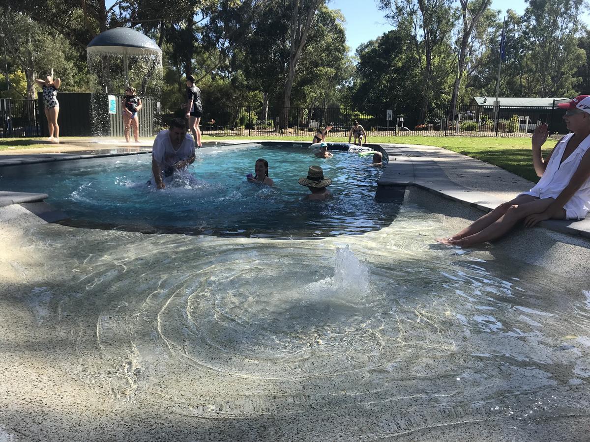 Eildon Pondage Holiday Park エクステリア 写真